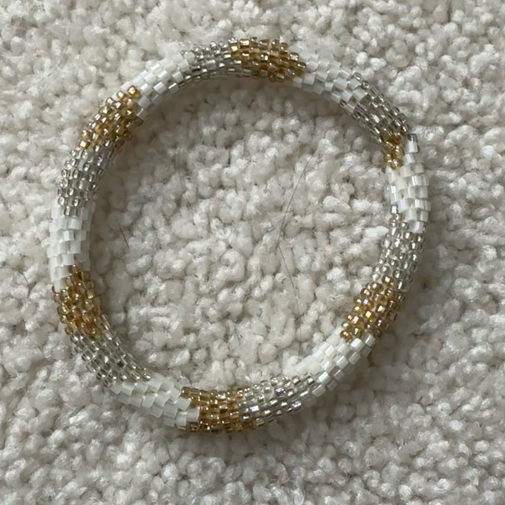 LILY AND LAURA White, Gold, and Silver Beaded Bracelet